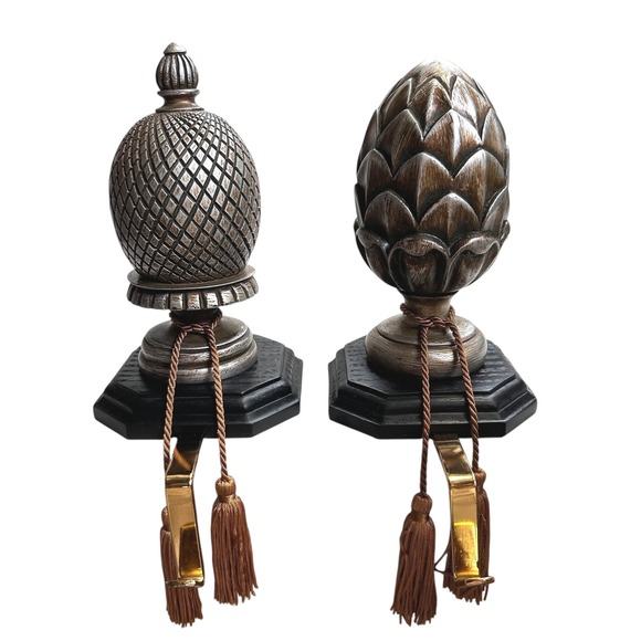 Other - Stocking Holders Artichoke Pineapple Finial Elegant Silver/Gold/Bronze Set of 2
